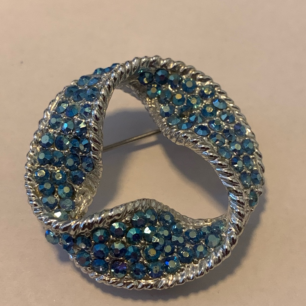 Dodds Silver Tone Blue Ab Aurora Borealis Rhinestones Wreath Ribbon Brooch Pin